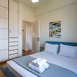 Mari's Apartamento Calamata